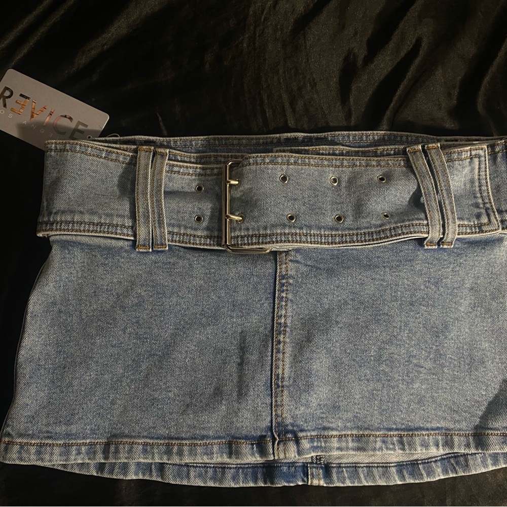 revice denim mini skirt 🤍